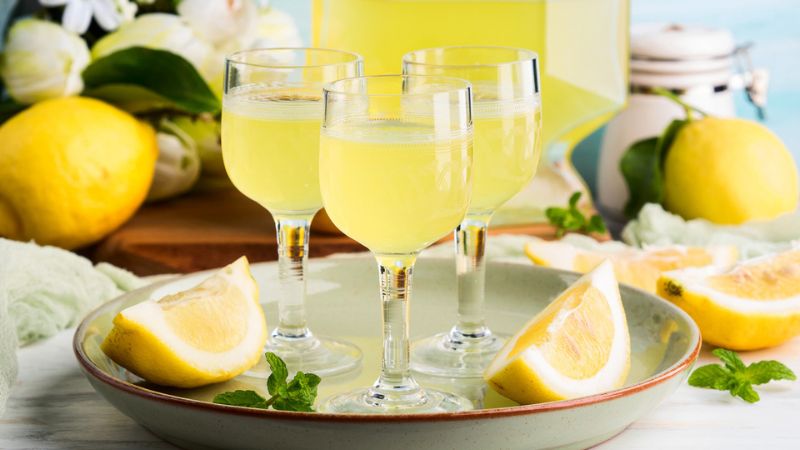 7 Sunny Limoncello Drink Recipes for Vibrant Flavor