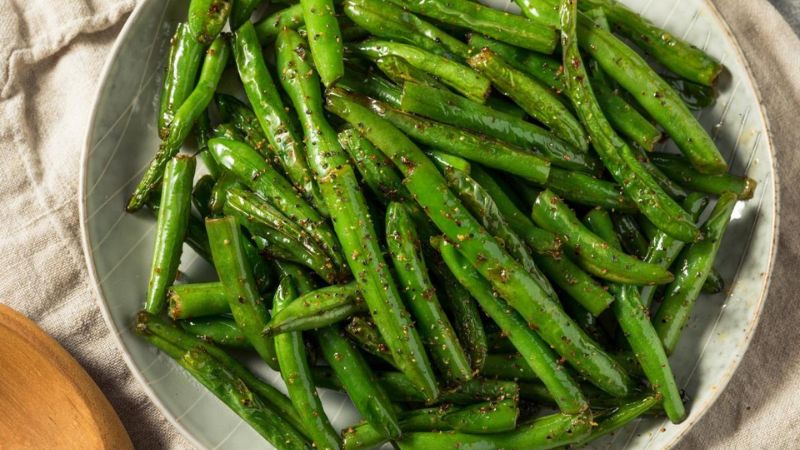 The Trick to Making Green Beans Taste Like a Restaurant's